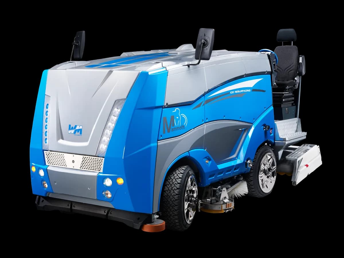 WM Technics Mammoth self-driving ice resurfacer on the ice
